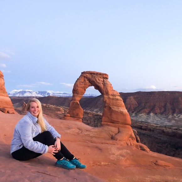 Meet your Posher, Brianna - Picture 1 of 3